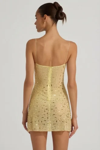 Vestido corto transparente con adornos y cuello cuadrado Averie en amarillo