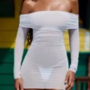 Vestido corto transparente con hombros descubiertos Nemba en blanco
