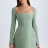 Vestido corto tulipán estructurado con cuello cuadrado de Taesha en verde caqui