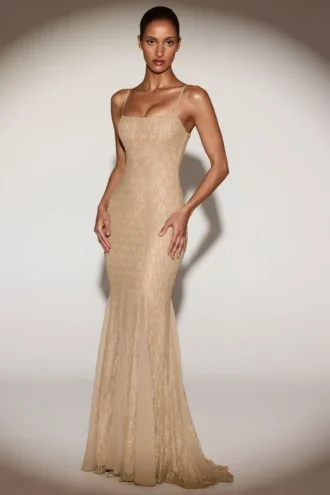 Vestido de cola de pez con godets de encaje metalizado Alabelle en dorado