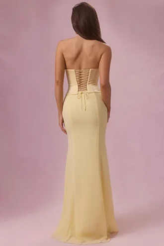 Vestido de dama de honor con corsé de satén Avielle en amarillo mantequilla