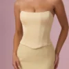 Vestido de dama de honor con corsé de satén Avielle en amarillo mantequilla