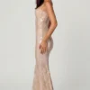 Vestido de encaje con cuello cuadrado adornado Sima en melocotón pálido
