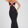Vestido de noche Bella con ribete en contraste y aberturas en negro