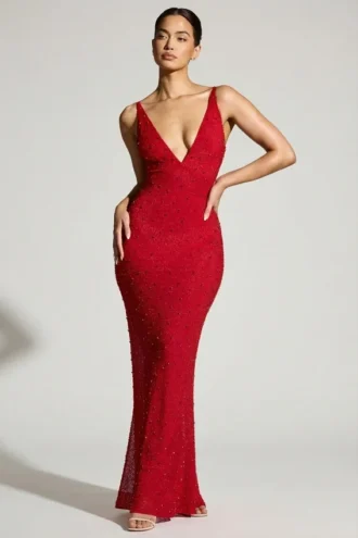 Vestido de noche con escote pronunciado y adornos Colmar en rojo