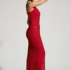 Vestido de noche con escote pronunciado y adornos Colmar en rojo