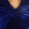 Vestido de noche de jersey metalizado de manga larga de Safiya en azul eléctrico
