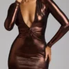 Vestido de noche Safiya de jersey metalizado de manga larga en color bronce cobrizo