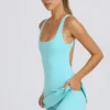 Vestido de tenis Soft Active con espalda abierta en color aguamarina