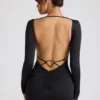 Vestido Demelza de manga larga y escote corazón en negro