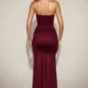 Vestido drapeado bandeau con aberturas de satén Aisra en rojo vino
