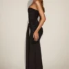 Vestido drapeado bandeau de satén con aberturas Aisra en negro