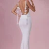 Vestido drapeado de jersey Alora en blanco