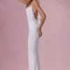 Vestido drapeado de jersey Alora en blanco