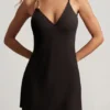 Vestido Kalani de corte en A con espalda abierta en negro