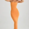 Vestido largo ajustado con cuello bandeau Kali de modal en naranja atardecer