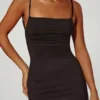 Vestido largo ajustado con fruncidos Ryatt en negro