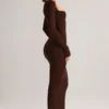 Vestido largo ajustado de cuello cuadrado Lux Modal en marrón chocolate