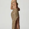 Vestido largo asimétrico con aberturas y adornos Persephone en dorado