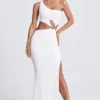 Vestido largo asimétrico con detalle de herrajes Rosalia en blanco
