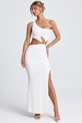 Vestido largo asimétrico con detalle de herrajes Rosalia en blanco