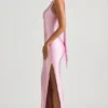Vestido largo asimétrico con detalle de pañuelo Sheril en rosa suave