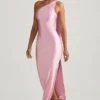 Vestido largo asimétrico con detalle de pañuelo Sheril en rosa suave