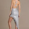 Vestido largo asimétrico con escote pronunciado y adornos Vivienne Premium en color plata