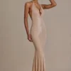 Vestido largo asimétrico con escote pronunciado y espalda abierta Ameline Premium en beige dorado
