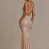 Vestido largo asimétrico con escote pronunciado y espalda abierta Ameline Premium en beige dorado