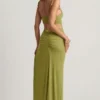 Vestido largo asimétrico de jersey texturizado Imara en verde oliva