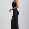 Vestido largo asimétrico de un solo hombro con fruncidos Akeeva en negro