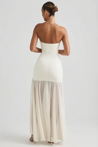 Vestido largo asimétrico sin tirantes con cola de pez Melina en color marfil
