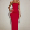 Vestido largo bandeau con aberturas de jersey suave Zorya en rojo intenso
