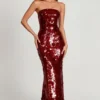 Vestido largo bandeau con adornos 3D de Nottola en rojo