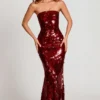 Vestido largo bandeau con adornos 3D de Nottola en rojo