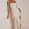 Vestido largo bandeau con volantes de Nevali en color marfil