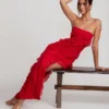Vestido largo bandeau con volantes de Nevali en rojo