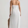 Vestido largo camisola fruncido Olyssia en blanco