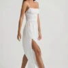 Vestido largo camisola fruncido Olyssia en blanco