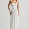 Vestido largo camisola fruncido Olyssia en blanco