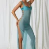 Vestido largo con aberturas y detalles de perlas Pacifica en turquesa
