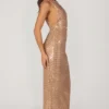 Vestido largo con adornos Alyssia en dorado