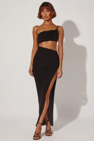 Vestido largo con corte asimétrico en un hombro Ishtar en negro
