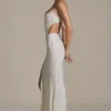 Vestido largo con corte de cola de pez y adornos Lucienne en blanco