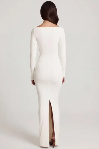 Vestido largo con cuello barco y fruncido en jersey suave Mericia en blanco
