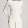 Vestido largo con cuello barco y fruncido en jersey suave Mericia en blanco