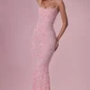 Vestido largo con cuello cuadrado y adornos Valora en rosa palo