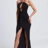 Vestido largo con cuello halter y aberturas con detalles metálicos Margot en negro