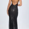 Vestido largo con cuello halter y aberturas decoradas Joella en negro